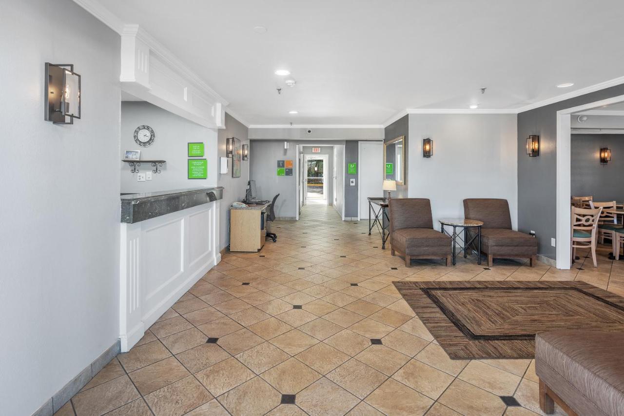 La Quinta Inn By Wyndham Cleveland Индипендънс Екстериор снимка