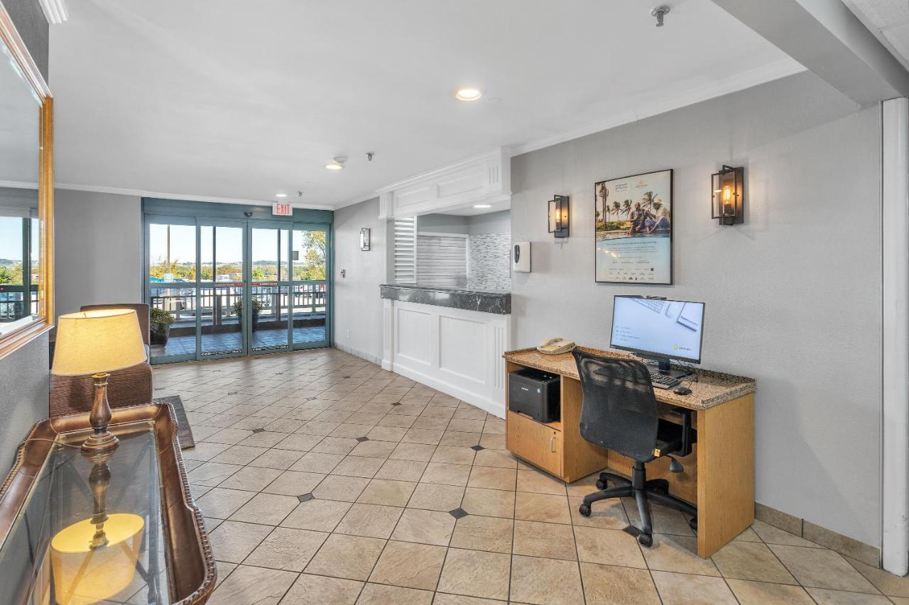 La Quinta Inn By Wyndham Cleveland Индипендънс Екстериор снимка