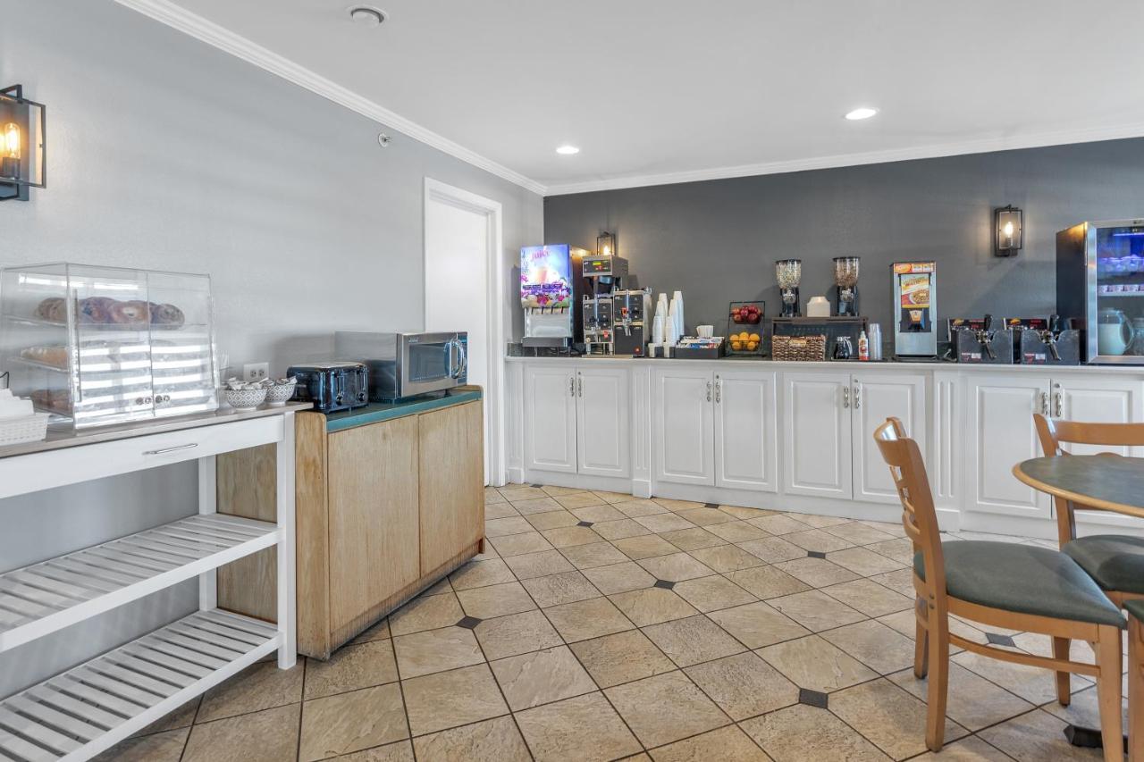 La Quinta Inn By Wyndham Cleveland Индипендънс Екстериор снимка