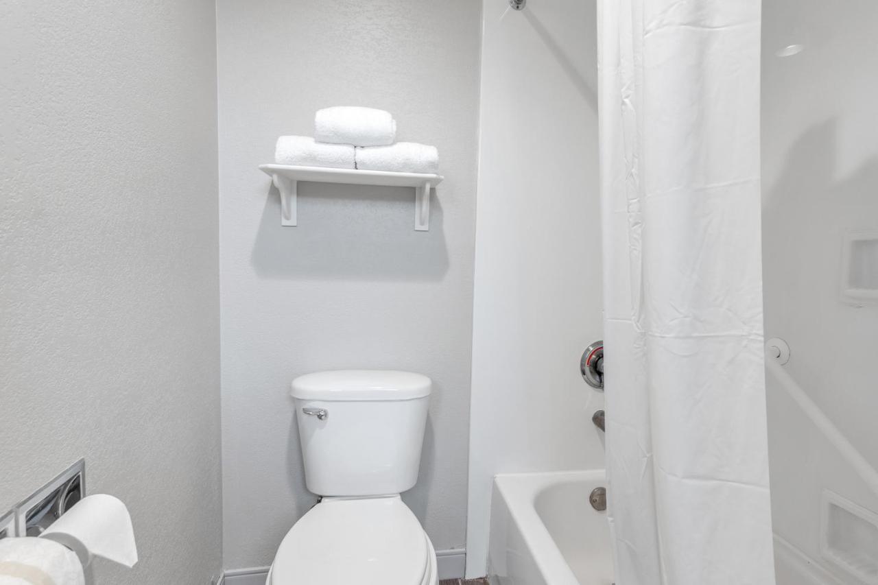 La Quinta Inn By Wyndham Cleveland Индипендънс Екстериор снимка