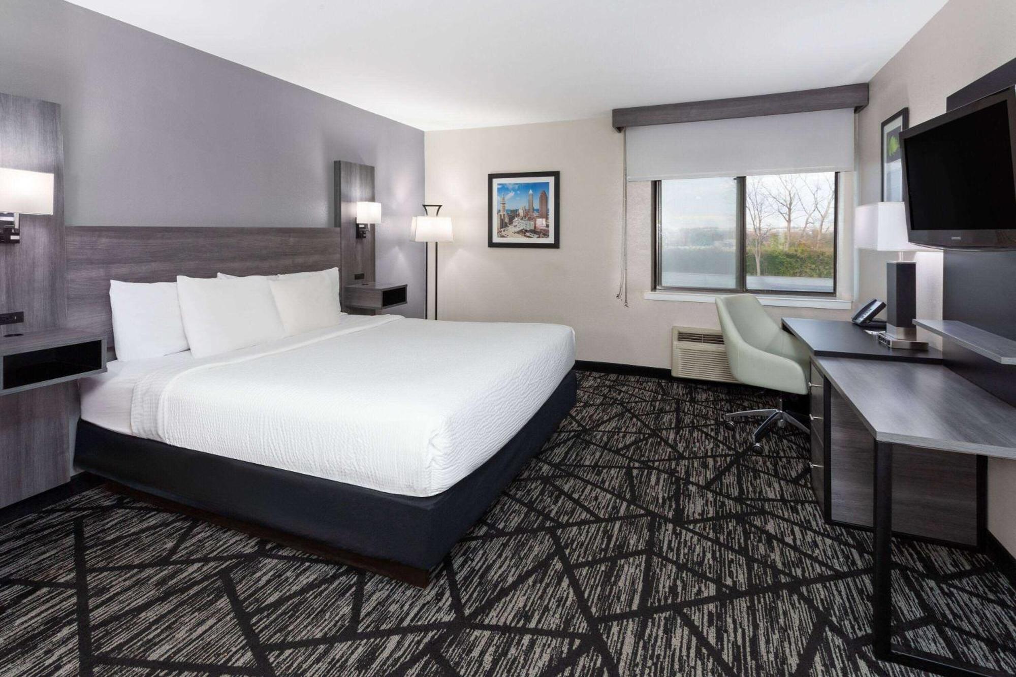 La Quinta Inn By Wyndham Cleveland Индипендънс Екстериор снимка